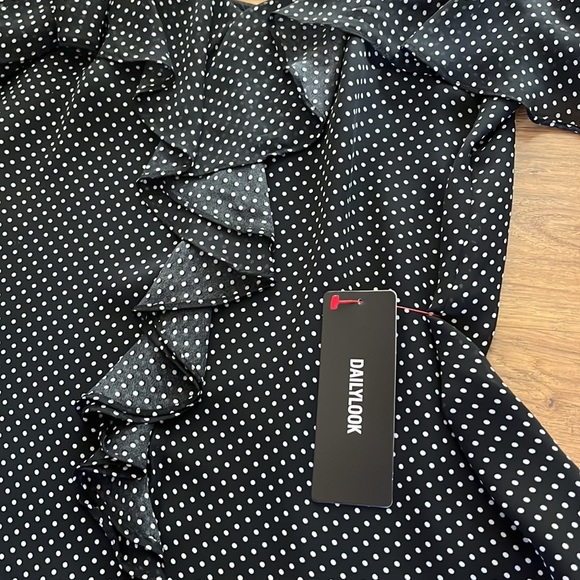 ⭐️Olivia Grey Cold Shoulder Top (S) FINAL SALE - Picture 2 of 4